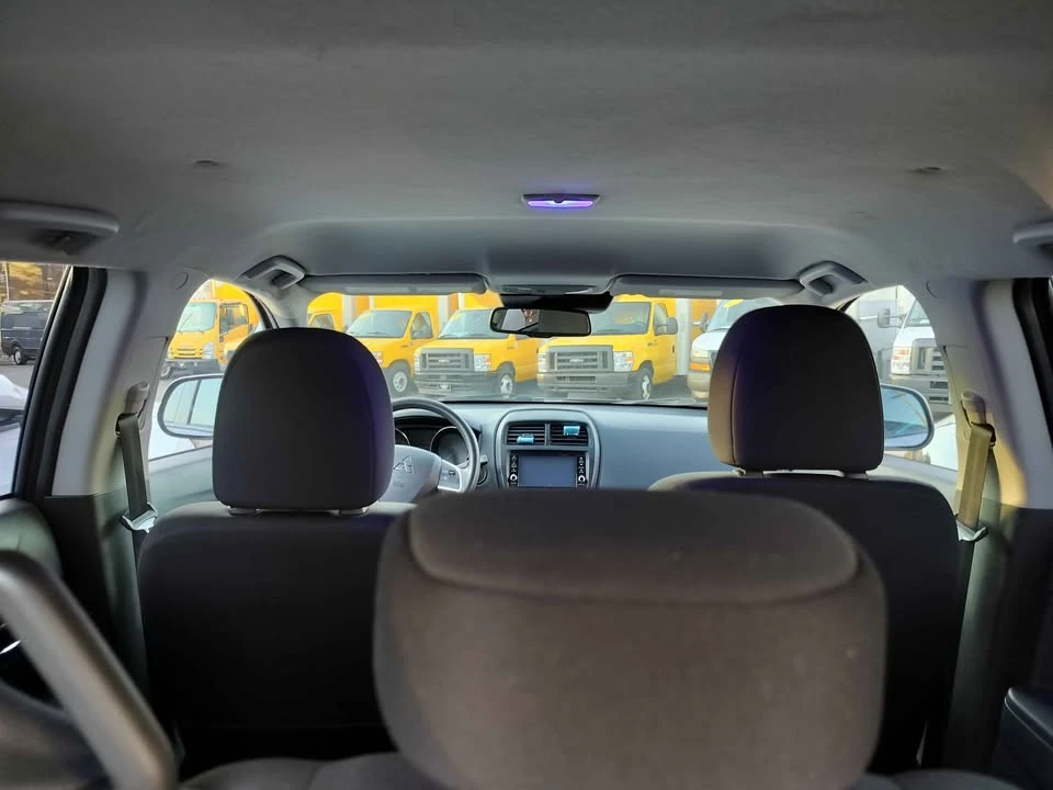 2021 Mitsubishi Outlander - Image 17 of 19