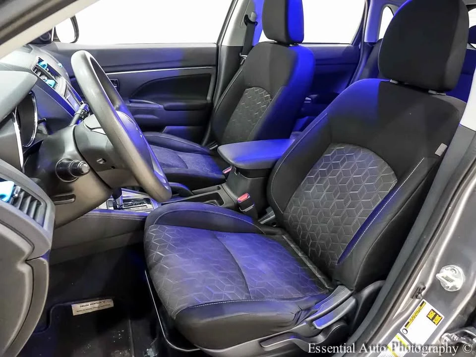 2021 Mitsubishi Outlander - Image 8 of 19