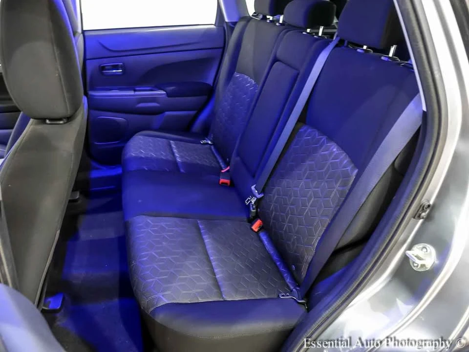 2021 Mitsubishi Outlander - Image 9 of 19