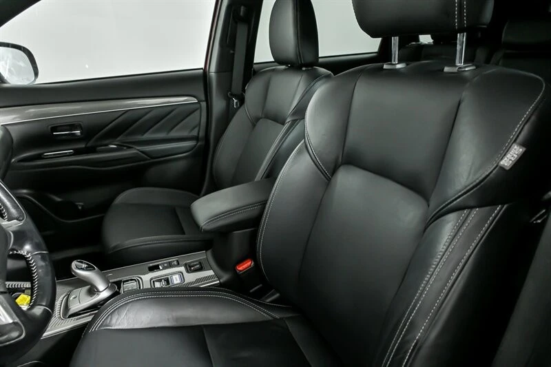 2021 Mitsubishi Outlander - Image 20 of 21