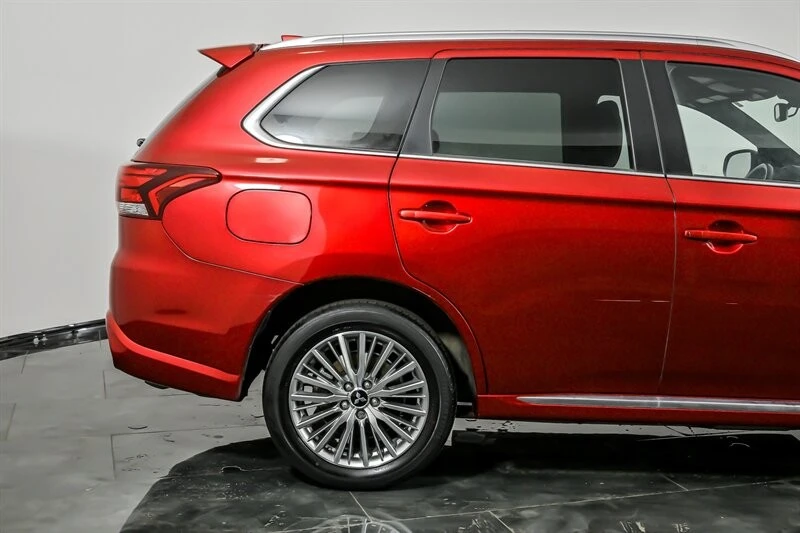 2021 Mitsubishi Outlander - Image 12 of 21