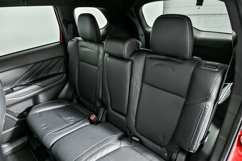 2021 Mitsubishi Outlander - Image 21 of 21