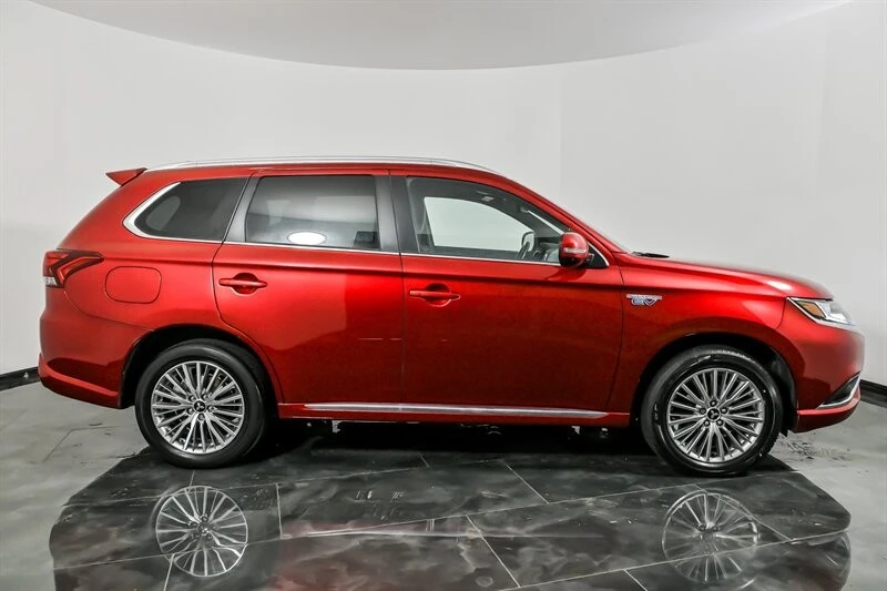 2021 Mitsubishi Outlander - Image 13 of 21