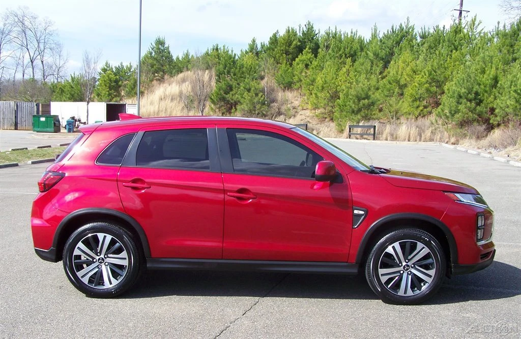 2021 Mitsubishi Outlander - Image 6 of 12