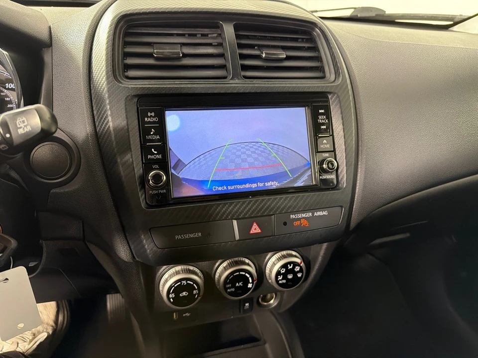 2021 Mitsubishi Outlander - Image 15 of 21