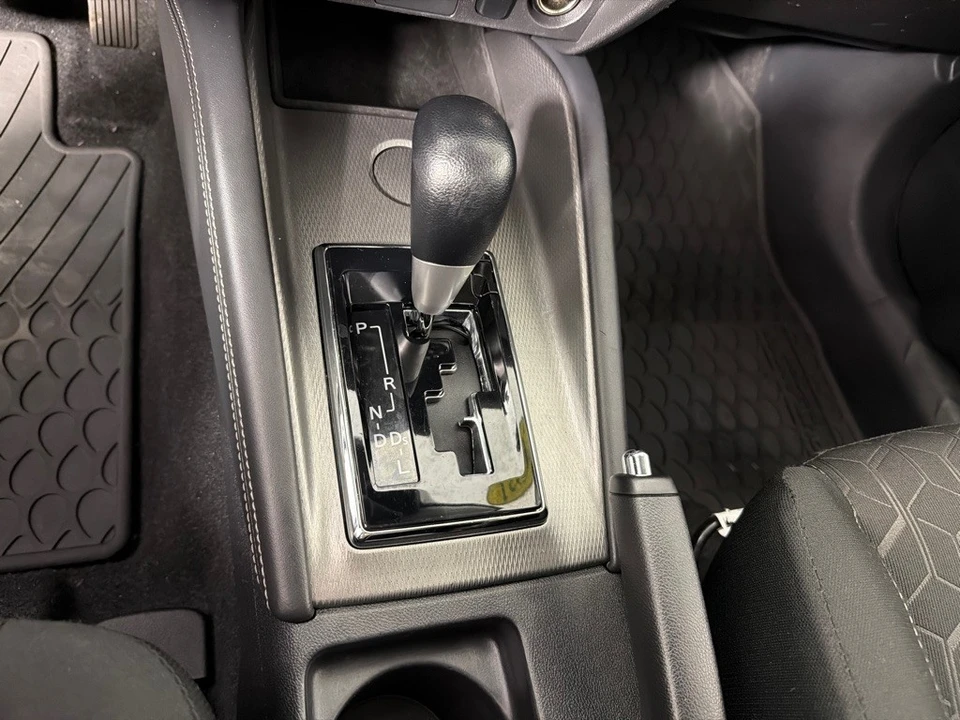 2021 Mitsubishi Outlander - Image 16 of 21