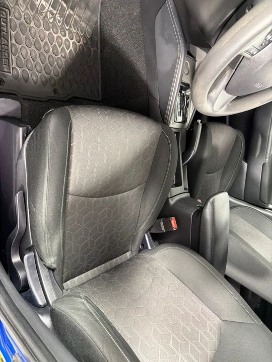 2021 Mitsubishi Outlander - Image 10 of 21