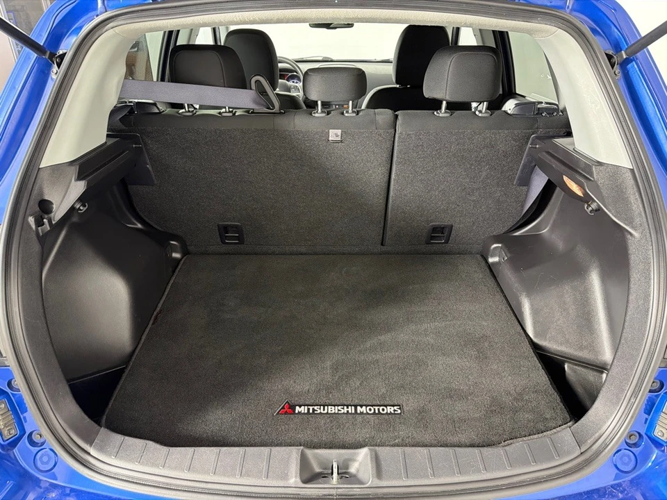 2021 Mitsubishi Outlander - Image 19 of 21