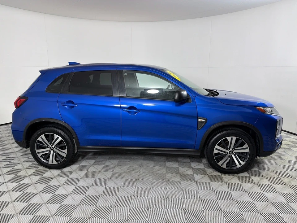 2021 Mitsubishi Outlander - Image 4 of 21