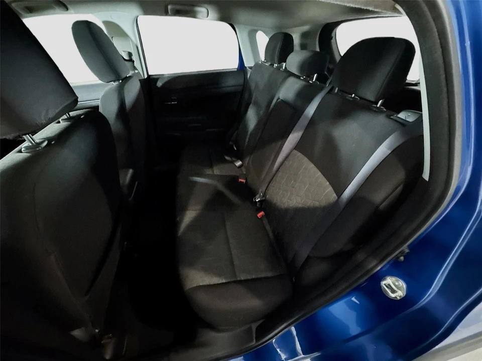 2021 Mitsubishi Outlander - Image 12 of 16