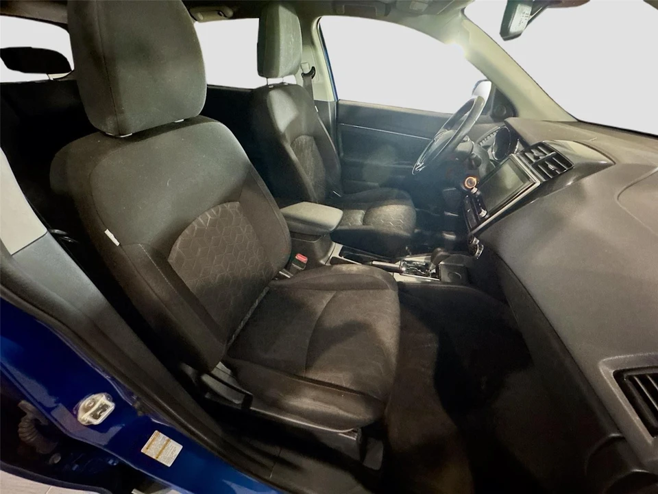 2021 Mitsubishi Outlander - Image 15 of 16