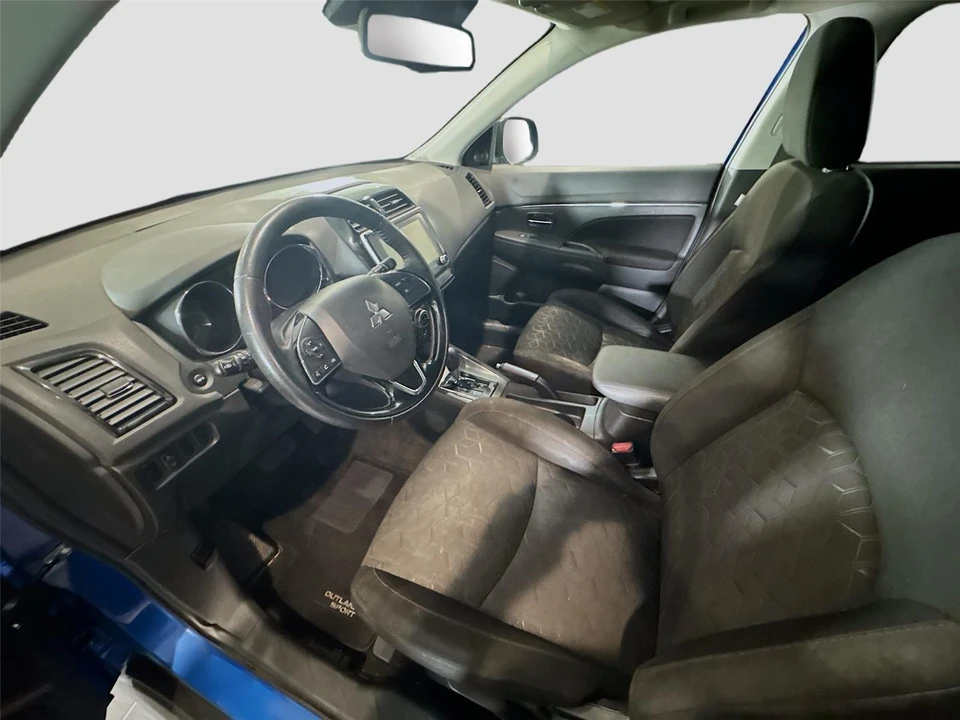 2021 Mitsubishi Outlander - Image 11 of 16
