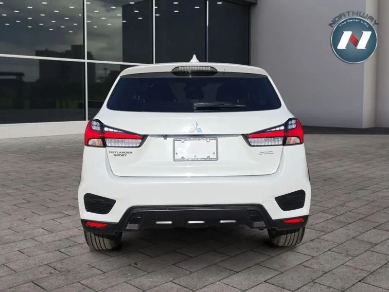 2021 Mitsubishi Outlander - Image 4 of 12