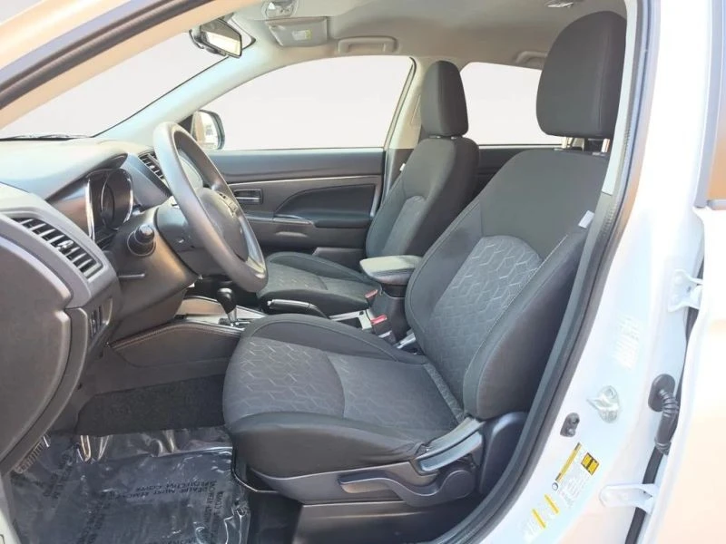 2021 Mitsubishi Outlander - Image 9 of 12