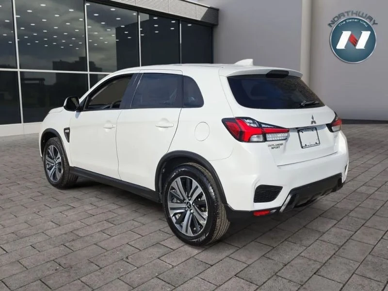 2021 Mitsubishi Outlander - Image 3 of 12