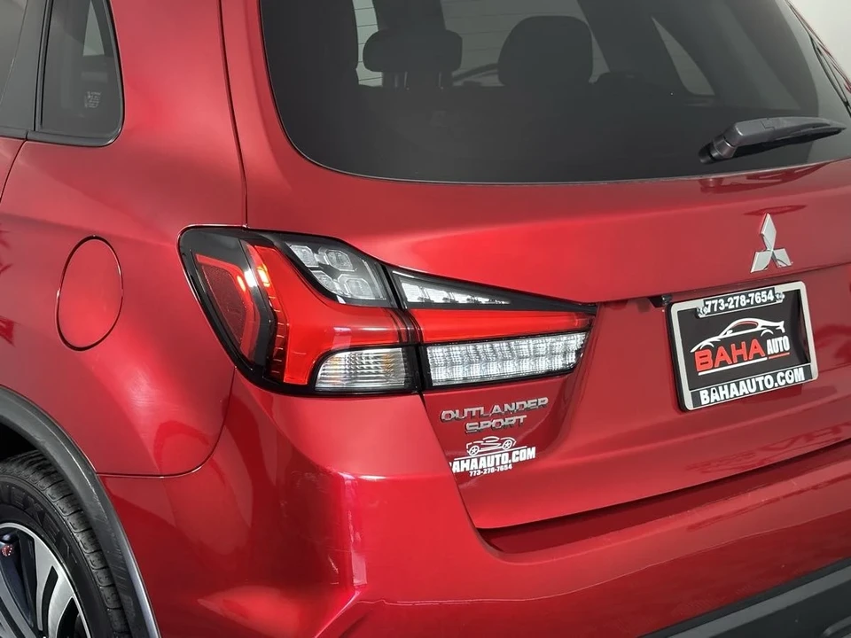 2021 Mitsubishi Outlander - Image 16 of 21