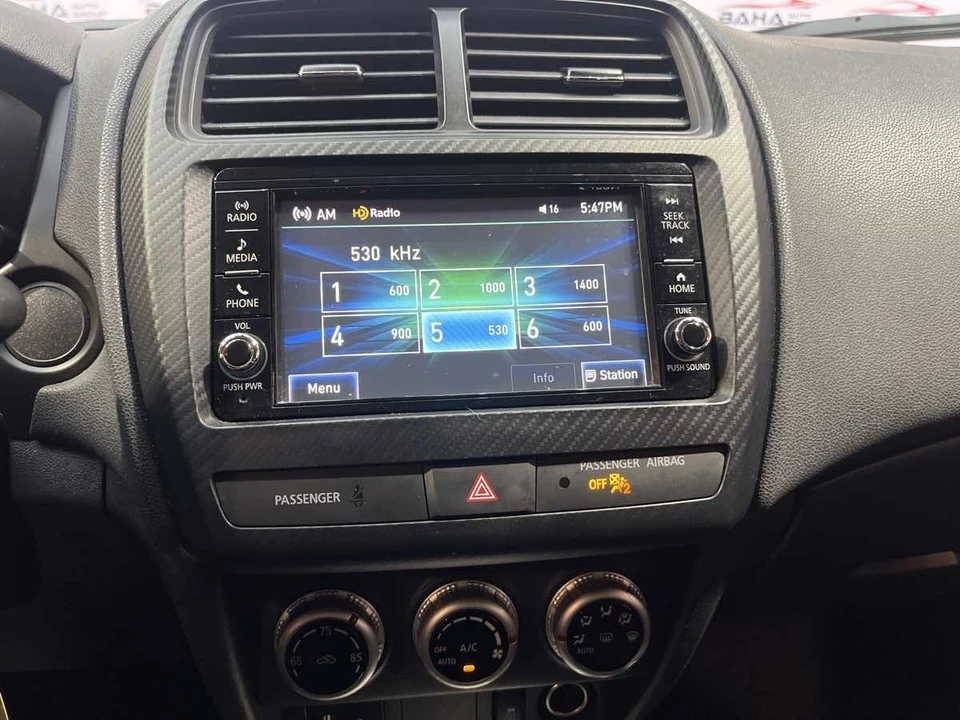 2021 Mitsubishi Outlander - Image 14 of 21