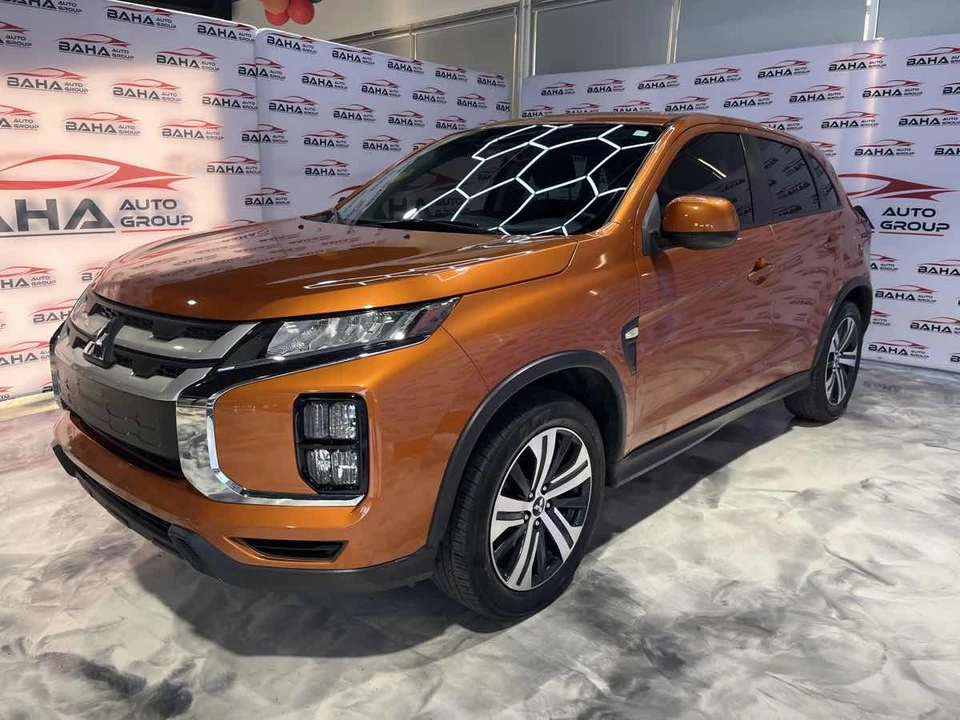 2021 Mitsubishi Outlander - Image 2 of 21