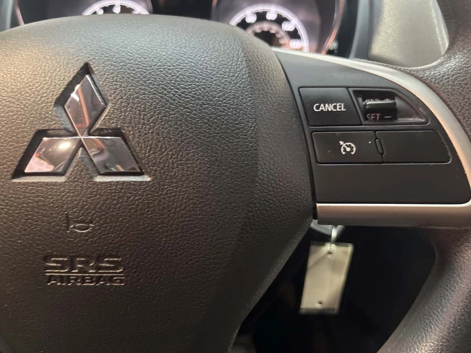 2021 Mitsubishi Outlander - Image 11 of 21