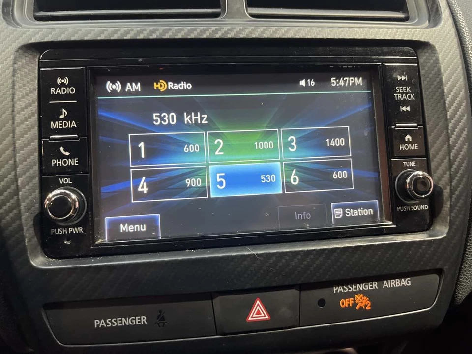 2021 Mitsubishi Outlander - Image 15 of 21
