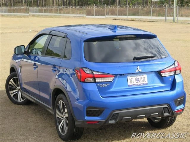 2021 Mitsubishi Outlander - Image 2 of 4