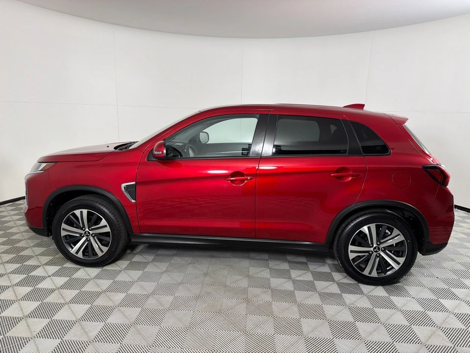 2021 Mitsubishi Outlander - Image 8 of 21