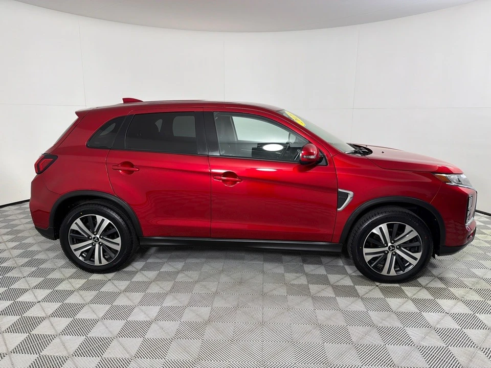 2021 Mitsubishi Outlander - Image 4 of 21