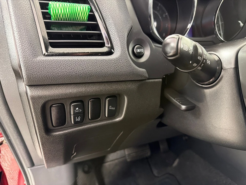 2021 Mitsubishi Outlander - Image 14 of 21