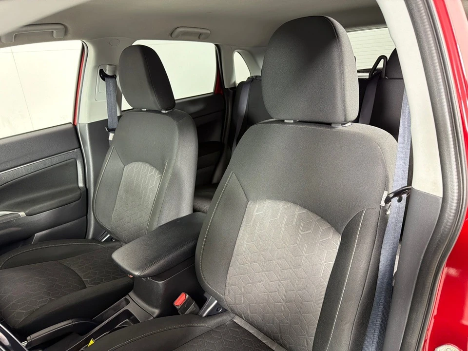 2021 Mitsubishi Outlander - Image 13 of 21