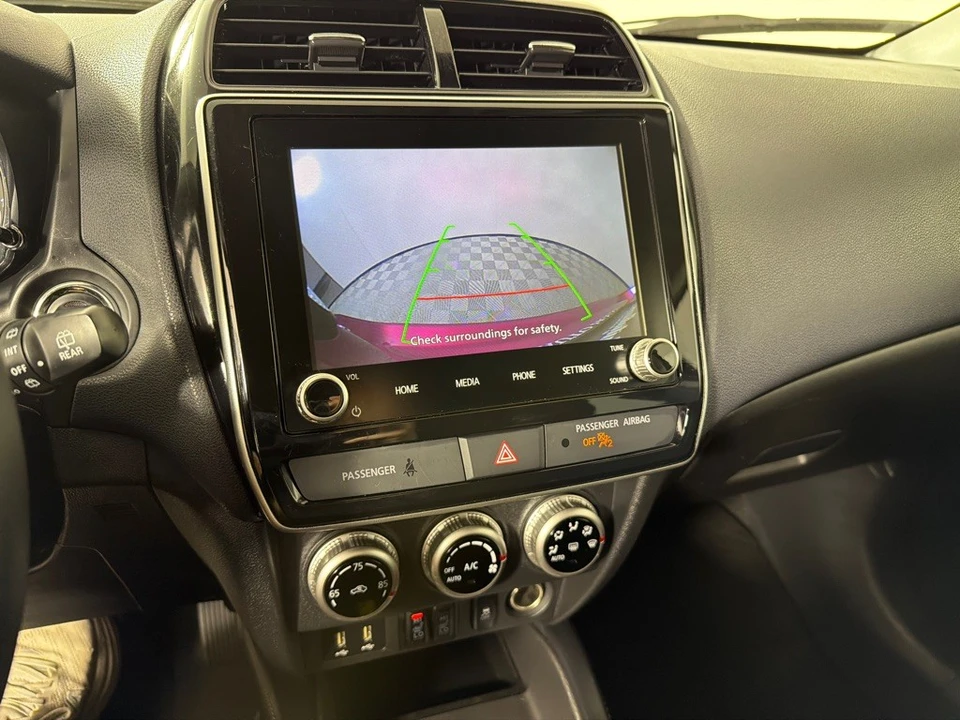 2021 Mitsubishi Outlander - Image 16 of 21