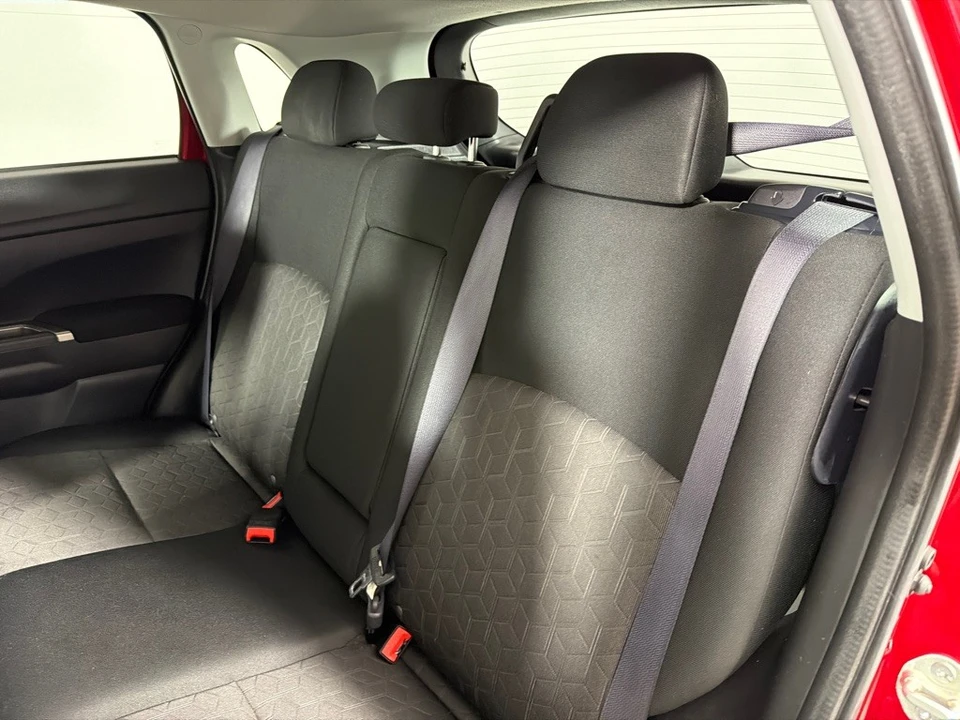 2021 Mitsubishi Outlander - Image 21 of 21