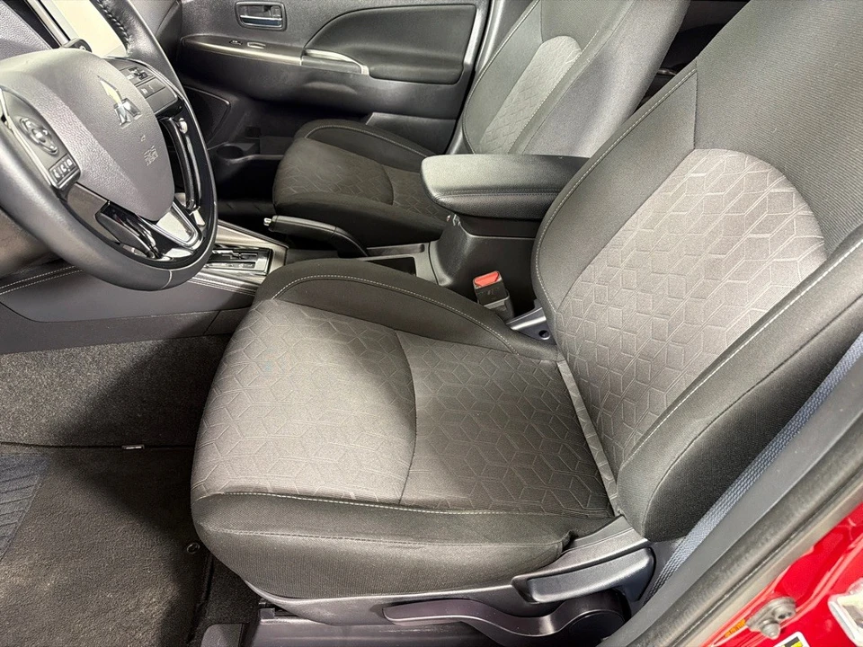 2021 Mitsubishi Outlander - Image 12 of 21