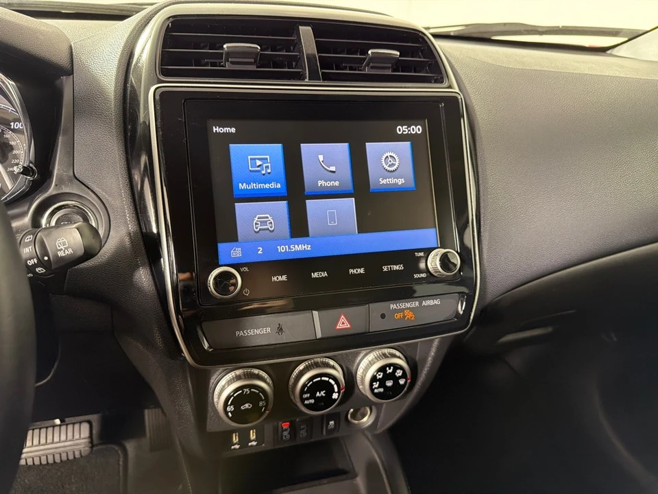 2021 Mitsubishi Outlander - Image 17 of 21