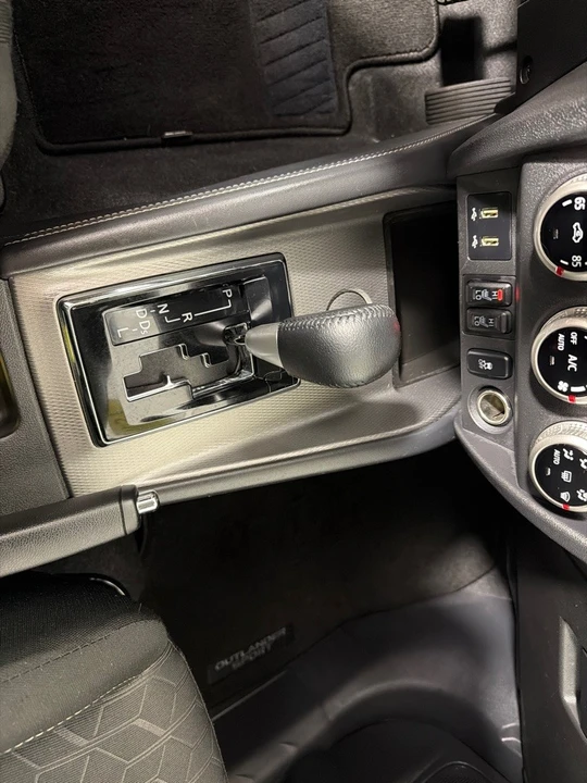 2021 Mitsubishi Outlander - Image 19 of 21