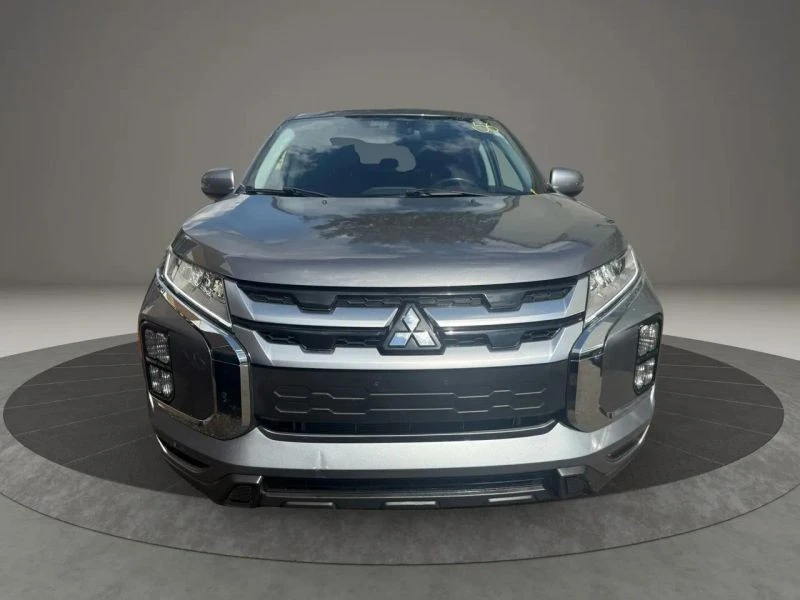 2021 Mitsubishi Outlander - Image 2 of 12