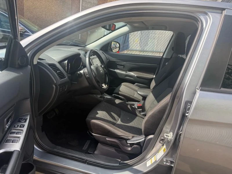 2021 Mitsubishi Outlander - Image 10 of 12