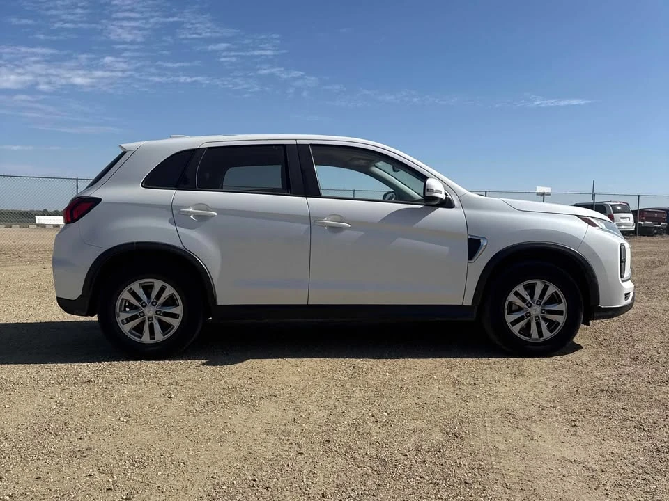 2021 Mitsubishi RVR - Image 2 of 11