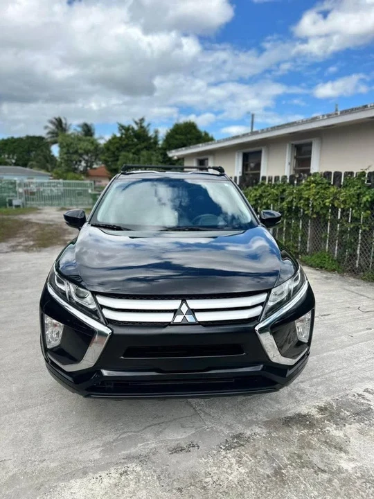 2021 Mitsubishi Eclipse Cross - Image 3 of 18
