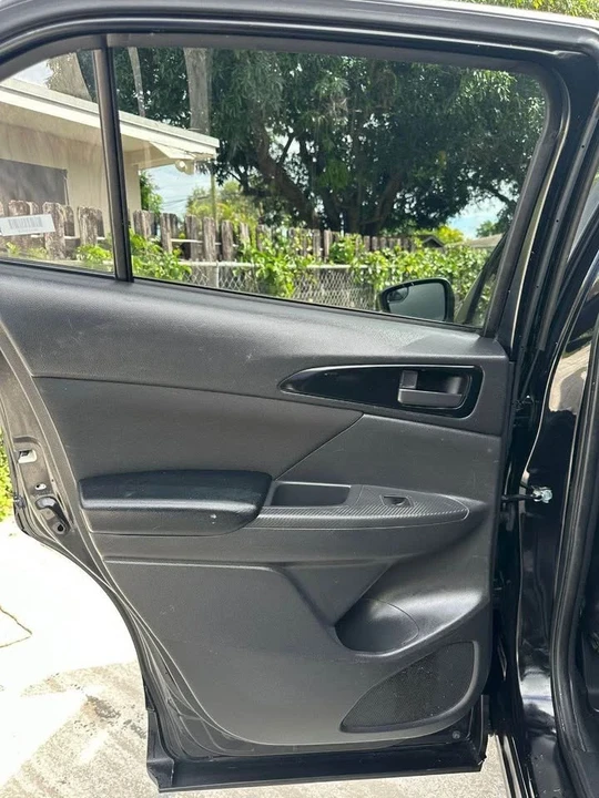 2021 Mitsubishi Eclipse Cross - Image 10 of 18