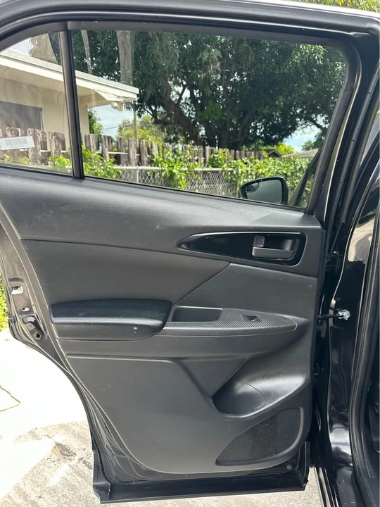2021 Mitsubishi Eclipse Cross - Image 15 of 18