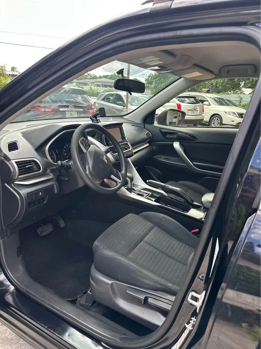 2021 Mitsubishi Eclipse Cross - Image 7 of 18