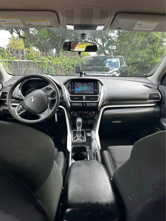 2021 Mitsubishi Eclipse Cross - Image 9 of 18