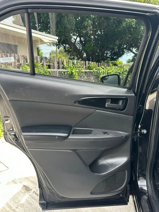 2021 Mitsubishi Eclipse Cross - Image 15 of 18