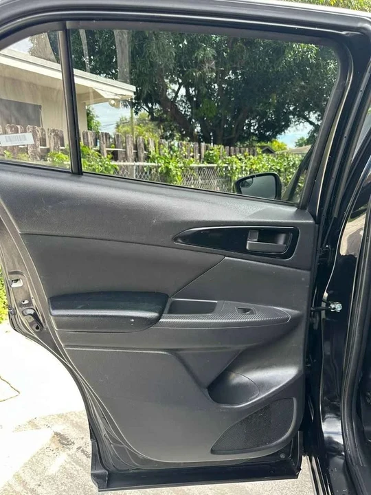 2021 Mitsubishi Eclipse Cross - Image 7 of 17