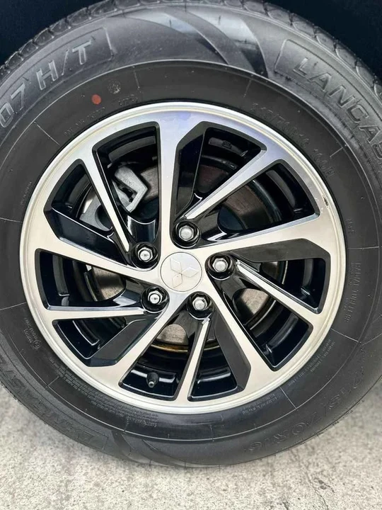 2021 Mitsubishi Eclipse Cross - Image 8 of 17