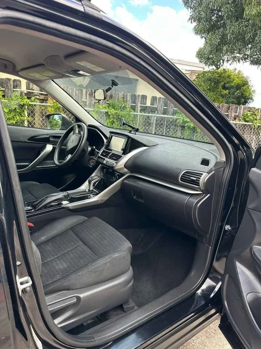 2021 Mitsubishi Eclipse Cross - Image 9 of 17