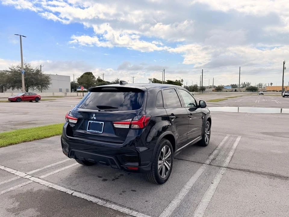 2021 Mitsubishi Outlander - Image 5 of 10