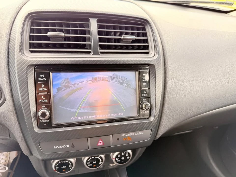 2021 Mitsubishi Outlander - Image 10 of 10
