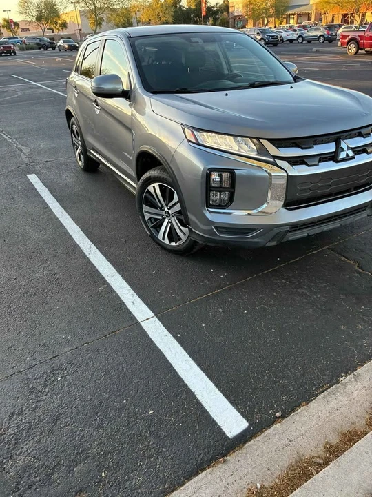 2021 Mitsubishi Outlander - Image 3 of 4