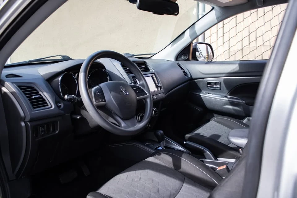 2021 Mitsubishi Outlander - Image 7 of 14